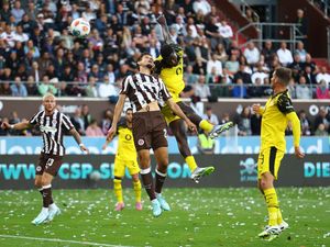Dramatis, St Pauli Vs Dortmund Selesai 3-3 Dramatis, St Pauli Vs Dortmund Selesai 3-3