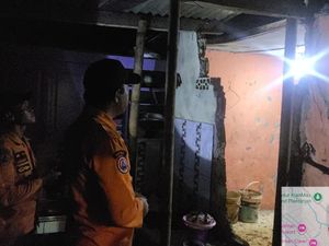 3 Rumah Warga di Puncak Bogor Rusak Usai Angin Kencang, 1 Keluarga Ngungsi 3 Rumah Warga di Puncak Bogor Rusak Usai Angin Kencang, 1 Keluarga Ngungsi