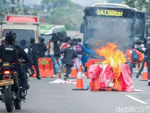 Kalau Pasar Panik karena Kerusuhan, Kita yang Bayar Mahal: Ini Penjelasannya Kalau Pasar Panik karena Kerusuhan, Kita yang Bayar Mahal: Ini Penjelasannya