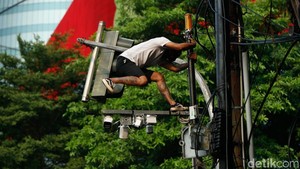 CCTV Dirusak Saat Ricuh Demo di Pejompongan
