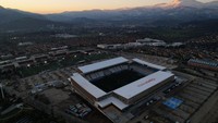 Claro Arena tampil modern menggantikan wajah lama Stadion San Carlos de Apoquindo. REUTERS/Pablo Sanhueza