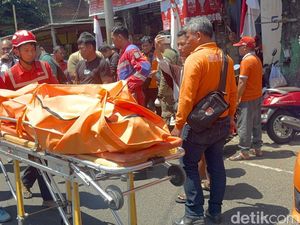 Kakek Tenggelam Saat Buang Air di Sungai Surabaya Ditemukan Meninggal Kakek Tenggelam Saat Buang Air di Sungai Surabaya Ditemukan Meninggal