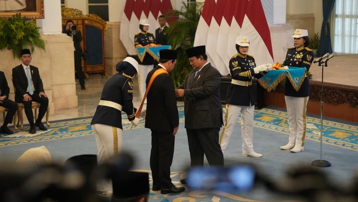 Mendikdasmen Dapat Bintang Mahaputera Utama, Ini Artinya Bagimu!