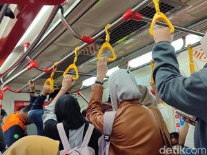 Pengalaman Pertama Naik KRL Jogja-Solo: Padat, tapi Masih Bisa Bernapas Pengalaman Pertama Naik KRL Jogja-Solo: Padat, tapi Masih Bisa Bernapas