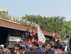 Massa Buruh Demo, Pegawai hingga Tenaga Ahli DPR WFH Hari Ini