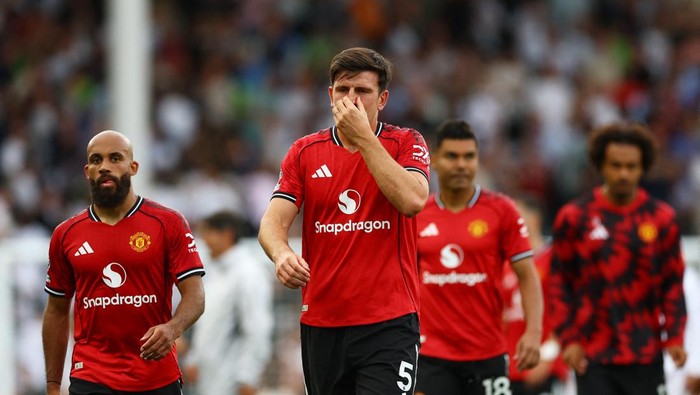 Soccer Football - Premier League - Fulham v Manchester United - Craven Cottage, London, Britain - August 24, 2025 Manchester Uniteds Harry Maguire looks dejected after the match Action Images via Reuters/Matthew Childs EDITORIAL USE ONLY. NO USE WITH UNAUTHORIZED AUDIO, VIDEO, DATA, FIXTURE LISTS, CLUB/LEAGUE LOGOS OR LIVE SERVICES. ONLINE IN-MATCH USE LIMITED TO 120 IMAGES, NO VIDEO EMULATION. NO USE IN BETTING, GAMES OR SINGLE CLUB/LEAGUE/PLAYER PUBLICATIONS. PLEASE CONTACT YOUR ACCOUNT REPRESENTATIVE FOR FURTHER DETAILS..