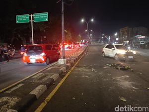 Massa Demo Tutup Jalan Depan Kantor DPRD Sulsel Bubar, Lalin Kembali Normal Massa Demo Tutup Jalan Depan Kantor DPRD Sulsel Bubar, Lalin Kembali Normal