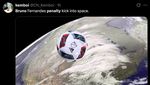 Meme Bola Penalti Bruno Fernandes Nyangsang ke Mana-mana