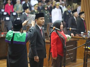 Sah! Sendi dan Nina Dilantik Jadi Anggota DPRD Kota Bandung Sah! Sendi dan Nina Dilantik Jadi Anggota DPRD Kota Bandung