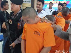 Nyambi Jualan Ganja, Tukang Bubur di Cirebon Diringkus Polisi Nyambi Jualan Ganja, Tukang Bubur di Cirebon Diringkus Polisi