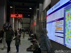 Video: Listrik Stasiun Palmerah Gangguan, Penumpang KRL Masuk Tanpa Tap Kartu