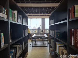 Koleksi Buku-Dokumen Menko Yusril Ditempatkan di FH UI, Dikumpulkan Sejak SMP Koleksi Buku-Dokumen Menko Yusril Ditempatkan di FH UI, Dikumpulkan Sejak SMP