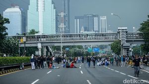 Potret Tol Dalkot Lumpuh Imbas Demo DPR