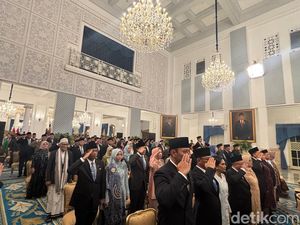 Prabowo Anugerahkan Bintang Mahaputera ke Retno Marsudi-Dino Patti Djalal Prabowo Anugerahkan Bintang Mahaputera ke Retno Marsudi-Dino Patti Djalal