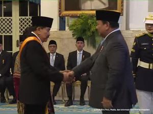 Prabowo Beri Tanda Kehormatan Bintang RI Utama untuk AM Hendropriyono Prabowo Beri Tanda Kehormatan Bintang RI Utama untuk AM Hendropriyono