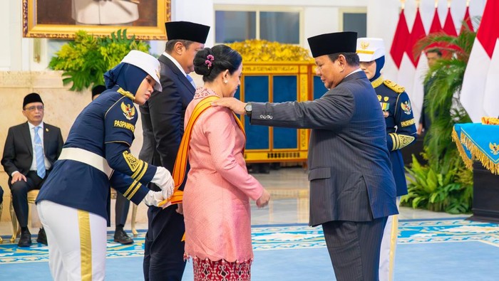 Ketika Kekuasaan Hanya Dimiliki Segelintir Orang, Negara dalam Cengkeraman Oligarki?