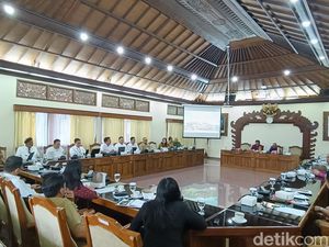DPRD Soroti Kelangkaan LPG 3 Kg di Bali, Pertamina Ungkap Penyebab DPRD Soroti Kelangkaan LPG 3 Kg di Bali, Pertamina Ungkap Penyebab