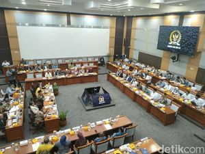 Komisi VIII DPR Lanjut Rapat Bareng Pemerintah Bahas Revisi UU Haji Komisi VIII DPR Lanjut Rapat Bareng Pemerintah Bahas Revisi UU Haji