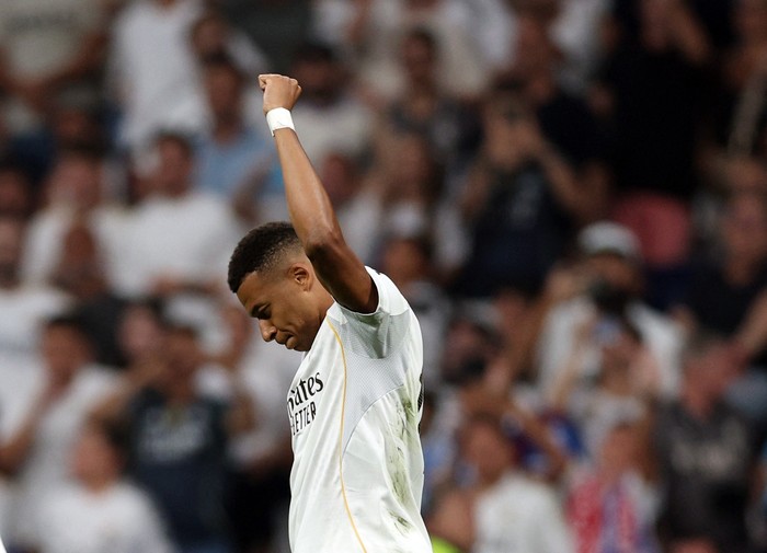 Soccer Football - LaLiga - Real Madrid v Osasuna - Santiago Bernabeu, Madrid, Spain - August 19, 2025 Real Madrids Kylian Mbappe celebrates scoring their first goal REUTERS/Violeta Santos Moura