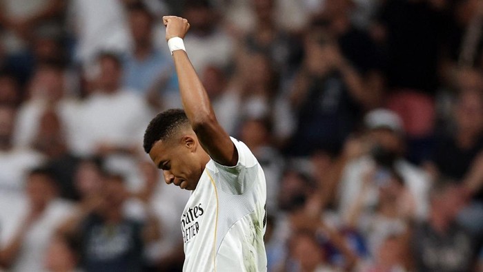 Soccer Football - LaLiga - Real Madrid v Osasuna - Santiago Bernabeu, Madrid, Spain - August 19, 2025 Real Madrids Kylian Mbappe celebrates scoring their first goal REUTERS/Violeta Santos Moura