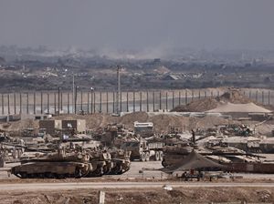 Video: Israel Lancarkan Serangan Darat-Udara ke Gaza, 70 Orang Tewas Video: Israel Lancarkan Serangan Darat-Udara ke Gaza, 70 Orang Tewas