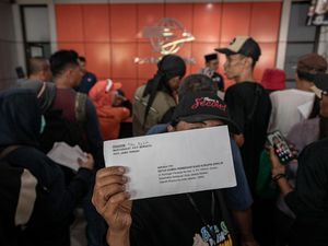 Aksi Warga Pati Kirim Ribuan Surat Desak KPK Usut Dugaan Korupsi Sudewo