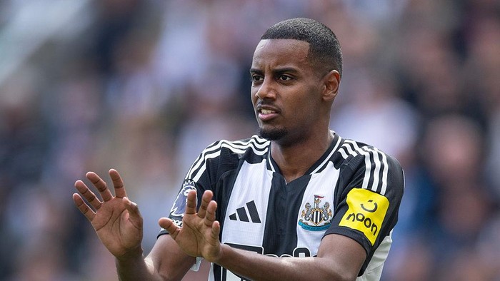 NEWCASTLE UPON TYNE, ENGLAND - APRIL 26: Alexander Isak of Newcastle United during the Premier League match between Newcastle United FC and Ipswich Town FC at St James Park on April 26, 2025 in Newcastle upon Tyne, England. (Photo by Visionhaus/Getty Images)