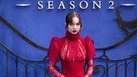 7 Gaya Gothic Glam Emma Myers, Beda Jauh dari Karakter Enid di Wednesday