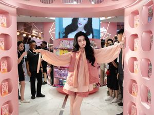 Fan Bingbing Sukses Bisnis Kecantikan, Jual 100 Ribu Masker dalam 10 Detik Fan Bingbing Sukses Bisnis Kecantikan, Jual 100 Ribu Masker dalam 10 Detik