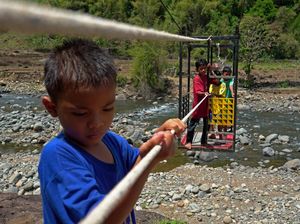 Gondola Desa Jadi Penyelamat Akses Warga di Maros Gondola Desa Jadi Penyelamat Akses Warga di Maros