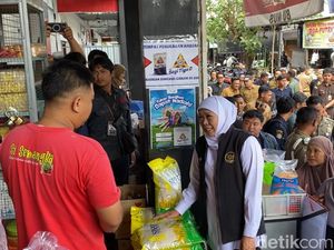 Gubernur Khofifah Minta Distribusi Beras SPHP di Blitar Dipermudah
