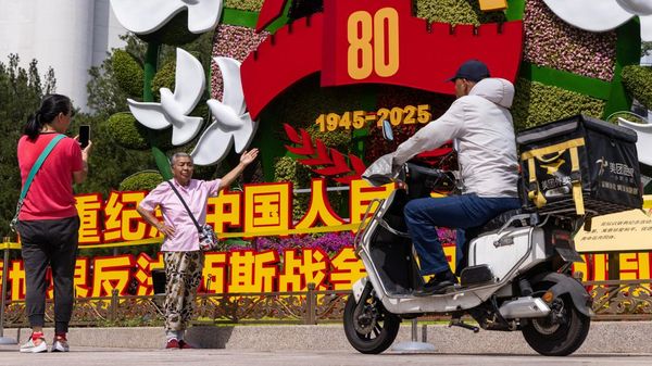 Instalasi Bunga Hiasi Beijing Peringati 80 Tahun Berakhirnya Perang Dunia II