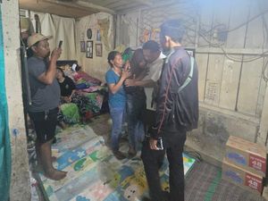 Satpol PP Janji Lebih Humanis Usai Pengamen Tewas Nyebur Sungai Satpol PP Janji Lebih Humanis Usai Pengamen Tewas Nyebur Sungai