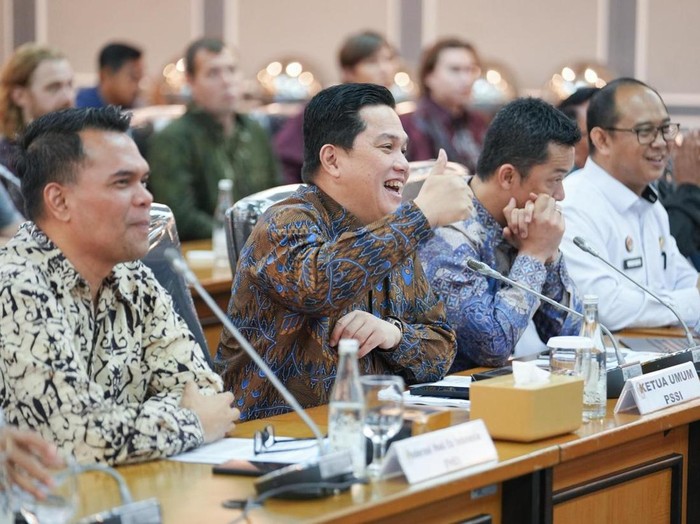 Ketua Umum PSSI Erick Thohir menyampaikan penghargaan setinggi-tingginya kepada Komisi X dan Komisi XIII DPR RI atas langkah cepat dan dukungan penuh menyetujui proses naturalisasi lima pesepakbola dalam Rapat Kerja Bersama yang digelar di Gedung DPR/MPR, Senayan, Jakarta, Selasa (26/8).
