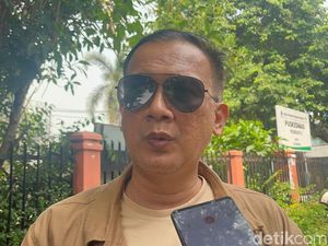 Lurah Manggarai Selatan: Mobil Dinas Dijarah Massa Demo Usai Dirusak di Slipi Lurah Manggarai Selatan: Mobil Dinas Dijarah Massa Demo Usai Dirusak di Slipi