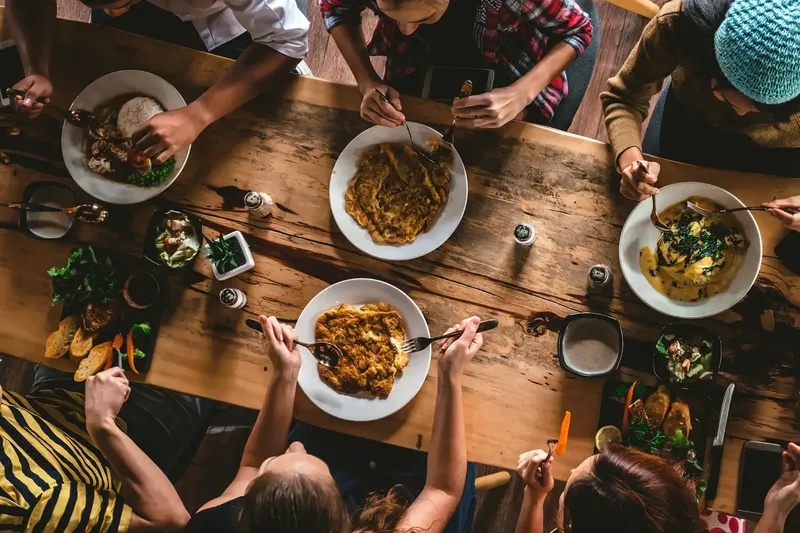 Duh! Pria Dicap Pelit Gegara Tolak Traktir Makan Keluarga Pacar Rp 6,5 Juta
