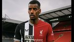 Meme Kocak Newcastle Vs Liverpool yang Kini Jadi Derby Isak