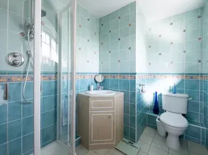 Mau Upgrade Kamar Mandi tapi Nggak Norak? Ahli Sarankan Hindari 4 Hal Ini Mau Upgrade Kamar Mandi tapi Nggak Norak? Ahli Sarankan Hindari 4 Hal Ini