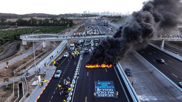 Protes di Israel Meningkat, Warga Blokir Jalan Utama Yakum
