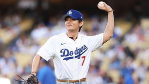 Gantengnya V BTS Lempar First Pitch Tim LA Dodgers, Tiket Auto Sold Out