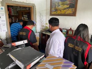 BUKP Galur Digeledah Kejari Kulon Progo Terkait Dana Nasabah Macet BUKP Galur Digeledah Kejari Kulon Progo Terkait Dana Nasabah Macet