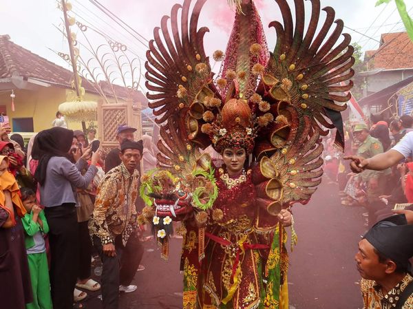 Festival Gintangan Banyuwangi Tampilkan Kreasi Busana Unik dari Bambu