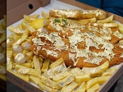 Mewah Banget! Penampakan Fish and Chips Rp 1,8 Juta Berlapis Emas