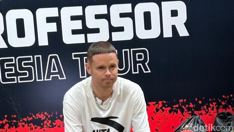 The Professor Terpukau Gairah Streetball Indonesia