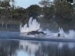 Video: Detik-detik Helikopter Damkar Jatuh ke Danau di Prancis