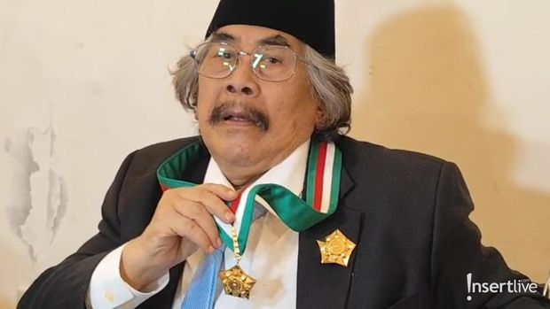Jaja Miharja menerima Tanda Bintang Budaya Parama Dharma dari Presiden RI Prabowo Subianto.