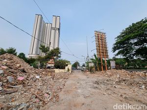 Kampung Tengah Jalan Ahmad Yani Mulai Dibongkar untuk Pembangunan Flyover Kampung Tengah Jalan Ahmad Yani Mulai Dibongkar untuk Pembangunan Flyover