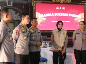 Kapolda Beri Motivasi PNPP Wanita Polda Bali Saat Acara Suksma Ragaku Kapolda Beri Motivasi PNPP Wanita Polda Bali Saat Acara Suksma Ragaku