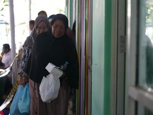 Kemenimipas Bagikan 5.000 Paket Bansos-Gelar Pengobatan Gratis di Cipinang Jaktim Kemenimipas Bagikan 5.000 Paket Bansos-Gelar Pengobatan Gratis di Cipinang Jaktim