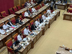 Legislator Ungkit Masalah Gaji: Hebat Kemendikti, Kami Wakil Rakyat Dihujat